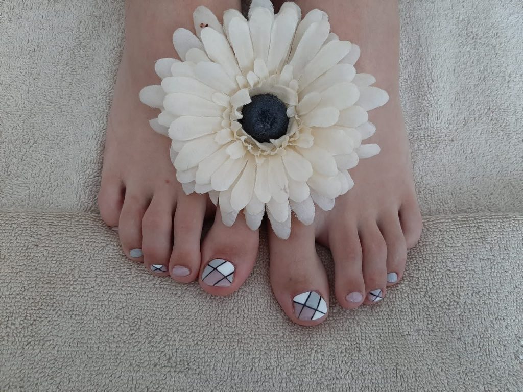 Absolute Beauty | Salon | Brackenfell | Skin | Hair | Nails | Beauty | Microblading | Facial | Plasma Pen | Waxing | Make Up | Spraytan | Highlights | Massage | Manicure | Pedicure | Aesthetics | Lashes | Eyelash extensions | Lemon Bottle